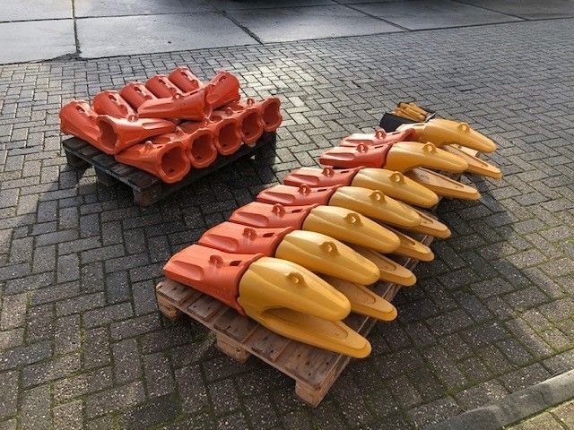 Bucket Teeth & Adapters - Max Machinery Equipment